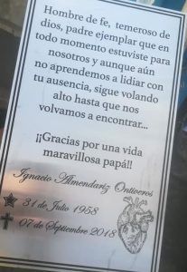 Placa funeraria para tumba de padre